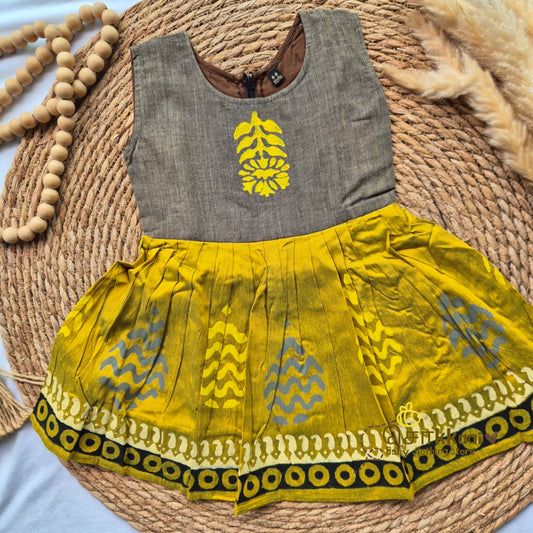 Artisan handmade Girl Frock - (6-9m) - Sokkaai