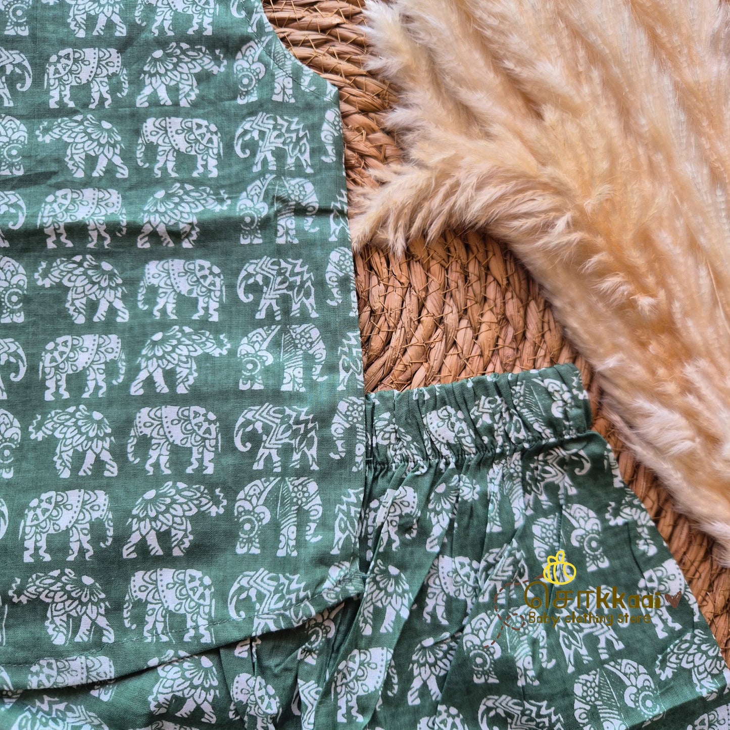 Forest green elephant printed cotton Coord Set (0-3years) - Unisex - Sokkaai