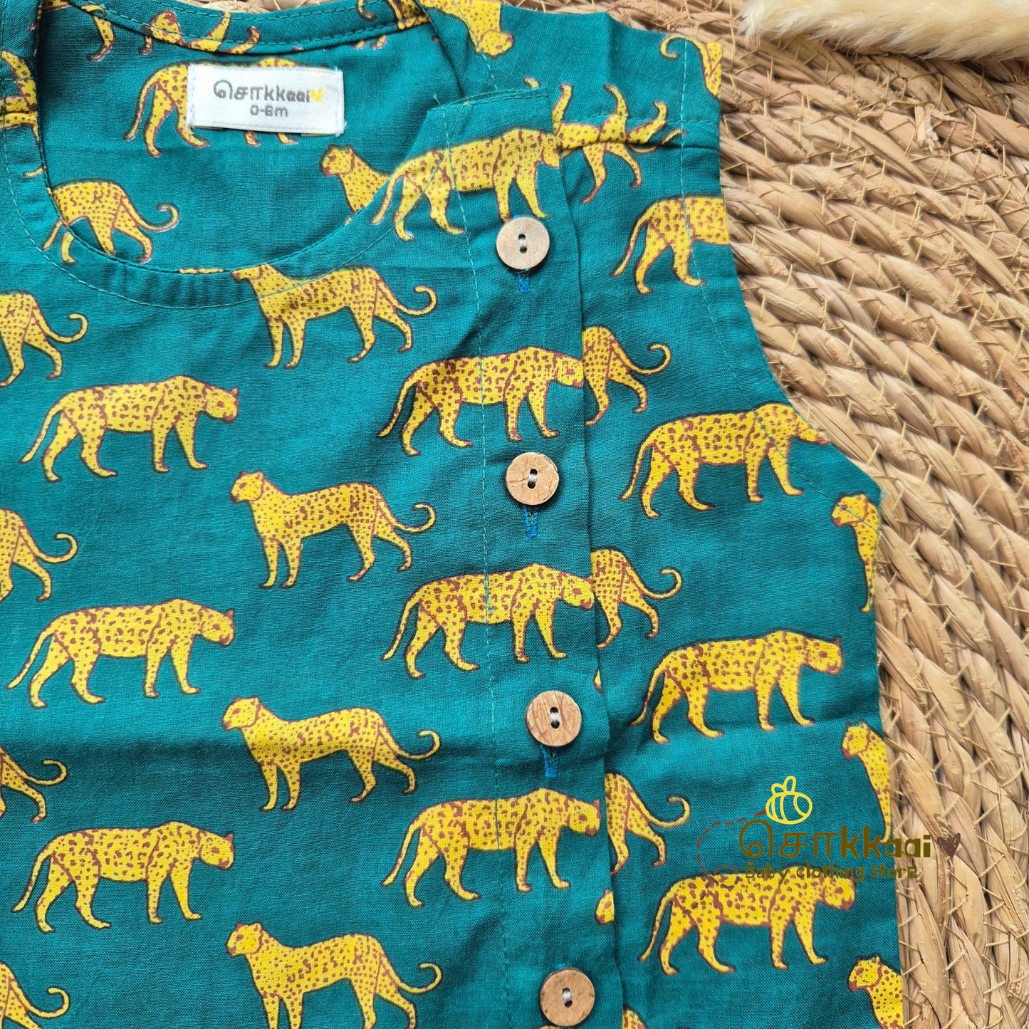Green cheetah side button sleeveless top (0-3years) - Sokkaai