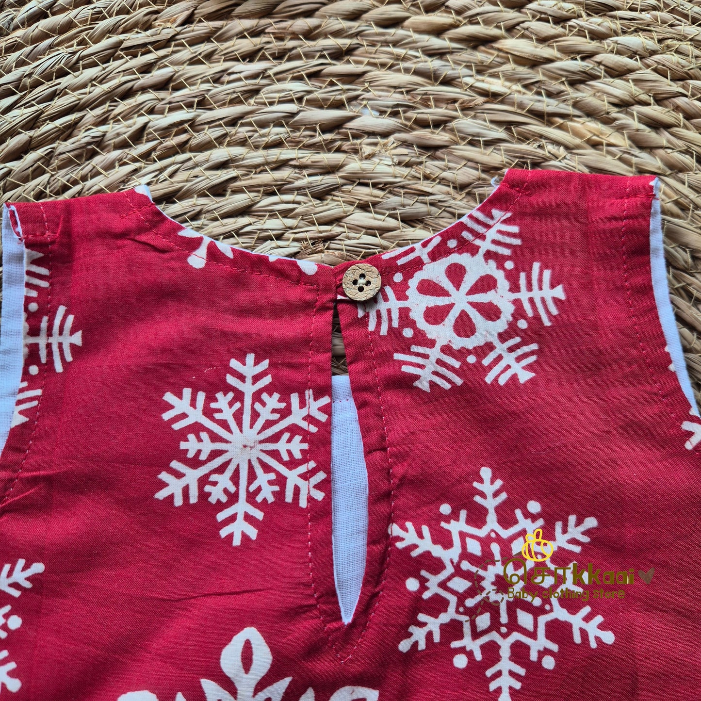 Red snowflakes christams vibe A-line frock - (0-6years) Sokkaai